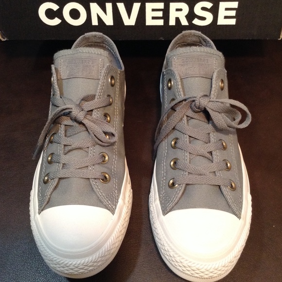 Converse Shoes - 🎉Converse Low All Star Sneaker